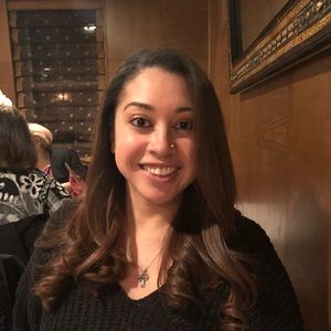 Meet your Posher, Alexis